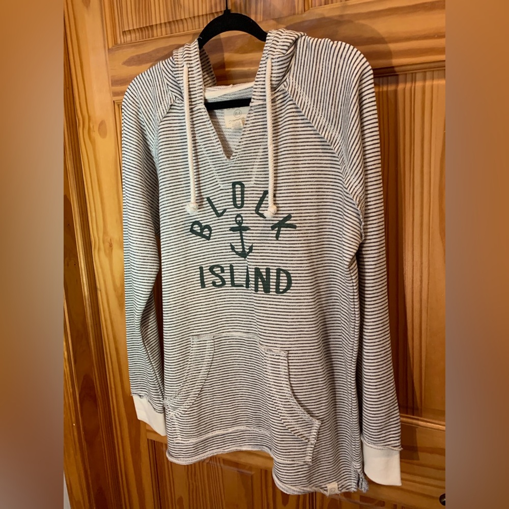 Striped Block Island Hoodie

Size XL